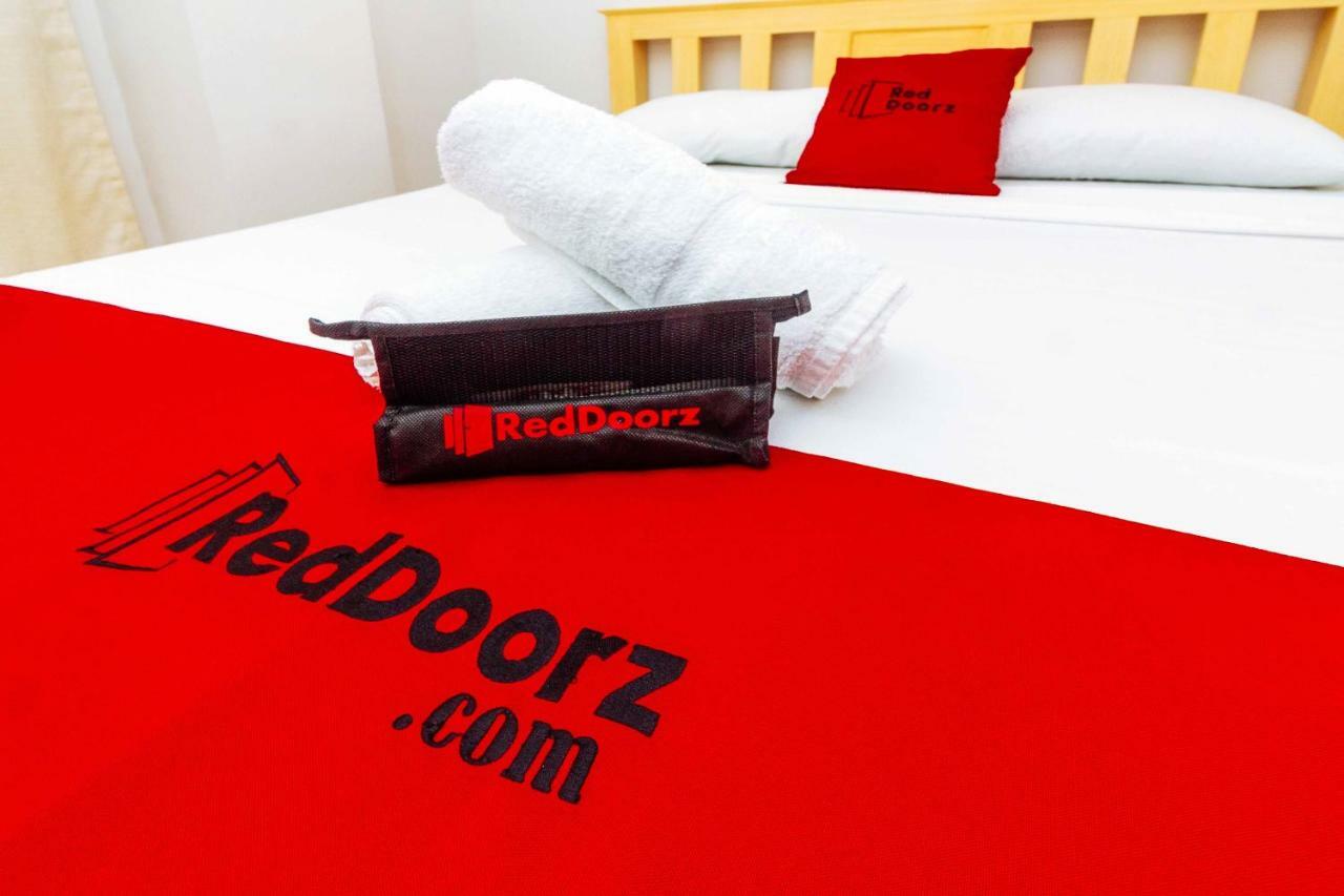 Reddoorz Near Cebu Metropolitan Cathedral Hotel Exterior photo